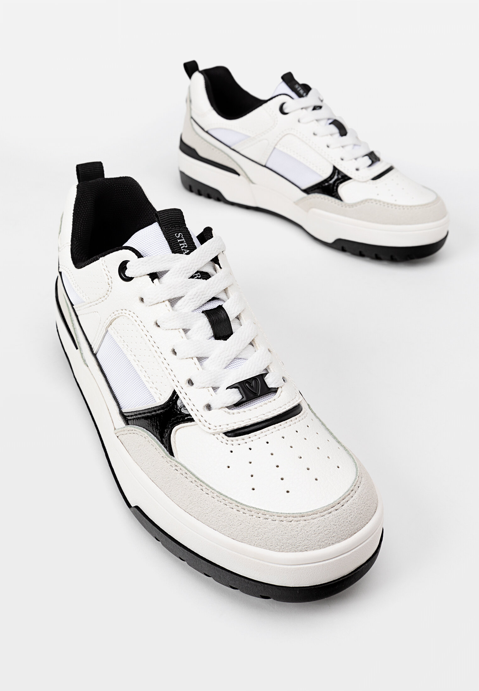 Baskets avec empi cements