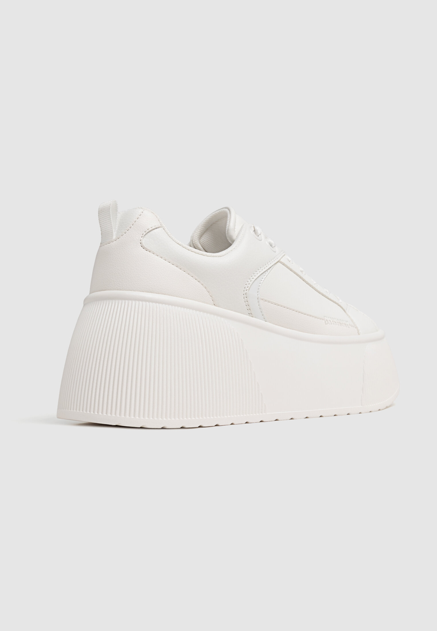 Monochrome platform trainers store