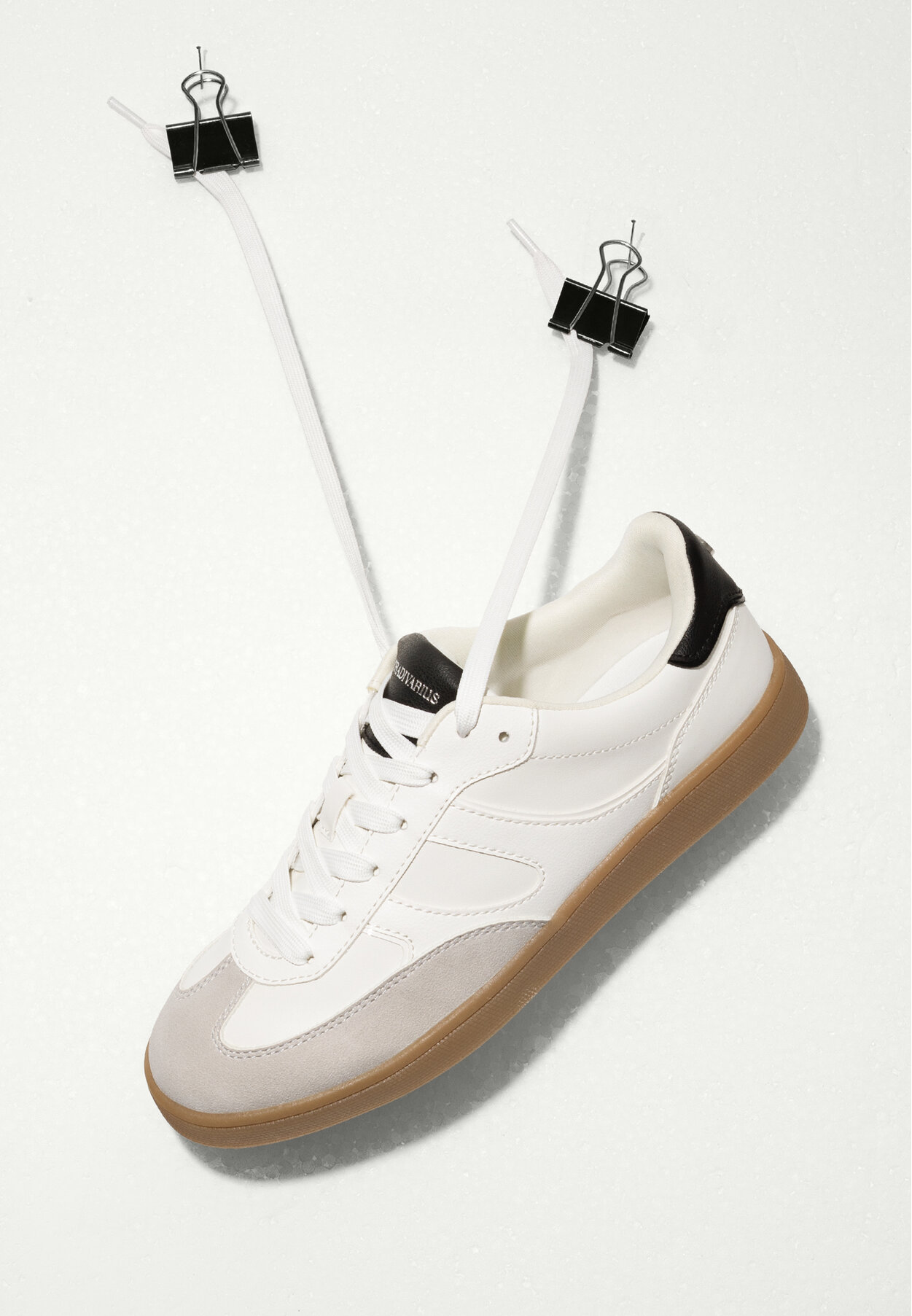 Zapatos blancos stradivarius clearance