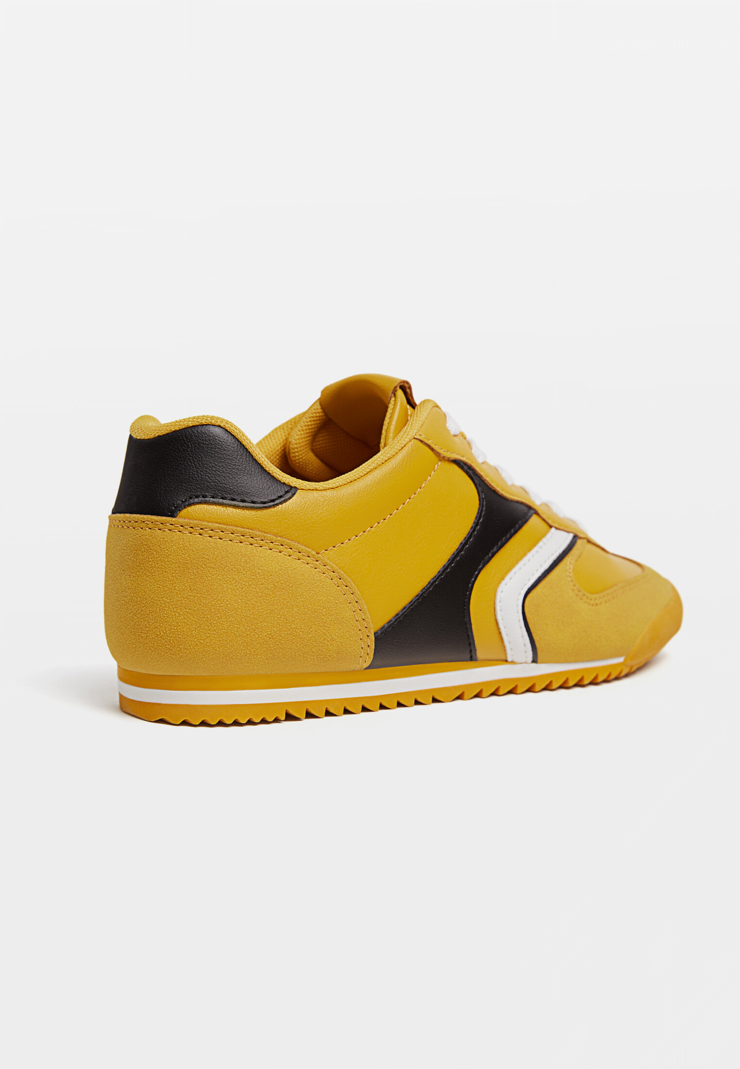 Casual retro trainers