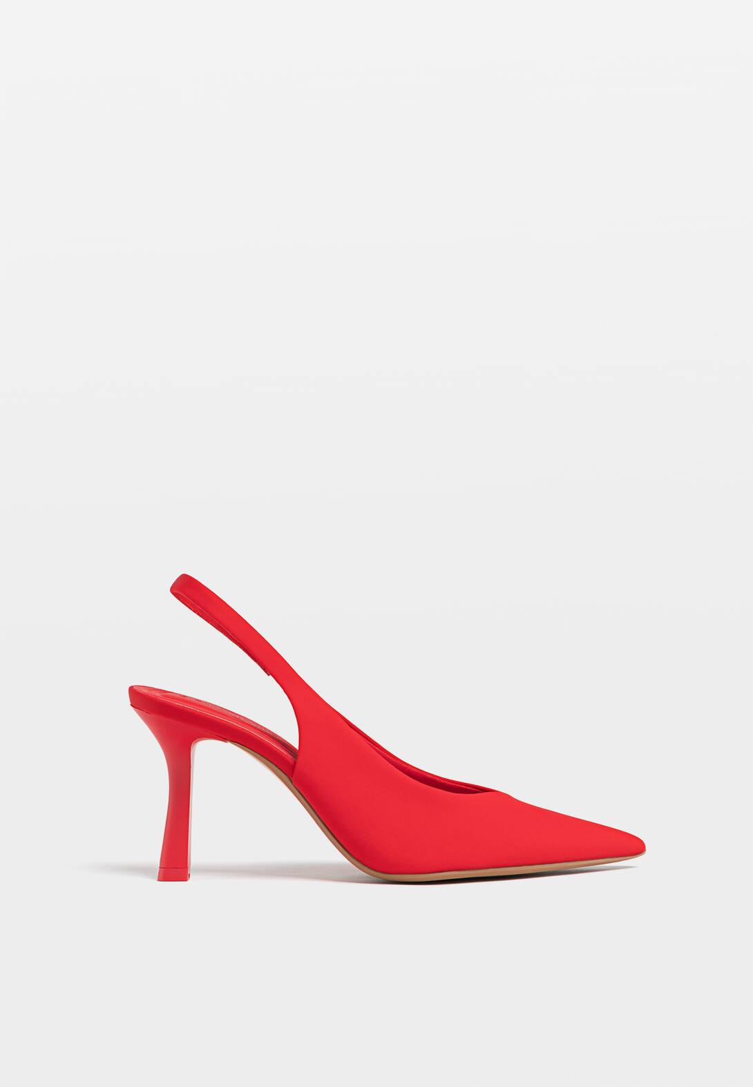 Chaussures à talon ouvertes à l’arrière