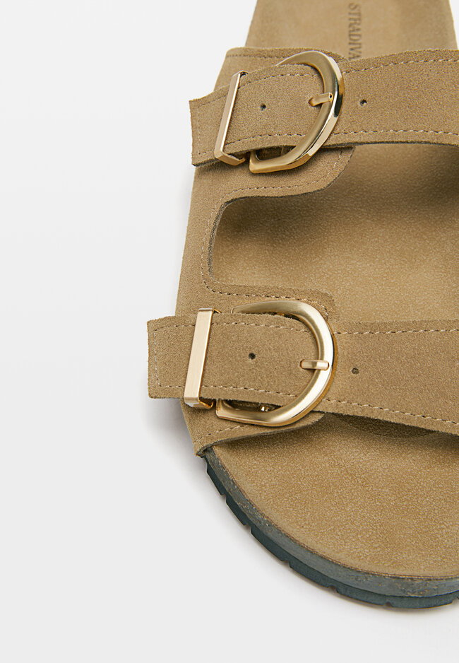 Stradivarius Flat leather sandals with buckles  BEIGE 4