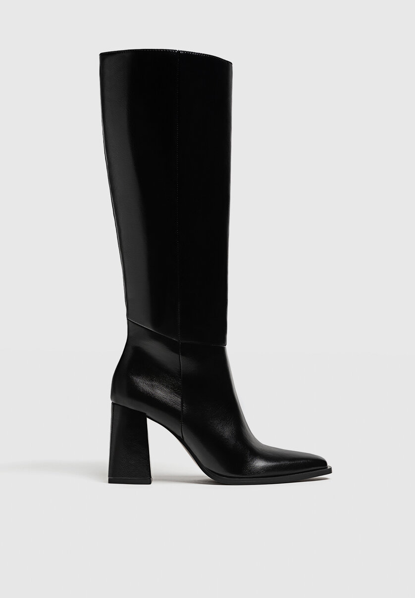 Stradivarius Wide fit chunky heeled boot in black レディース 激安