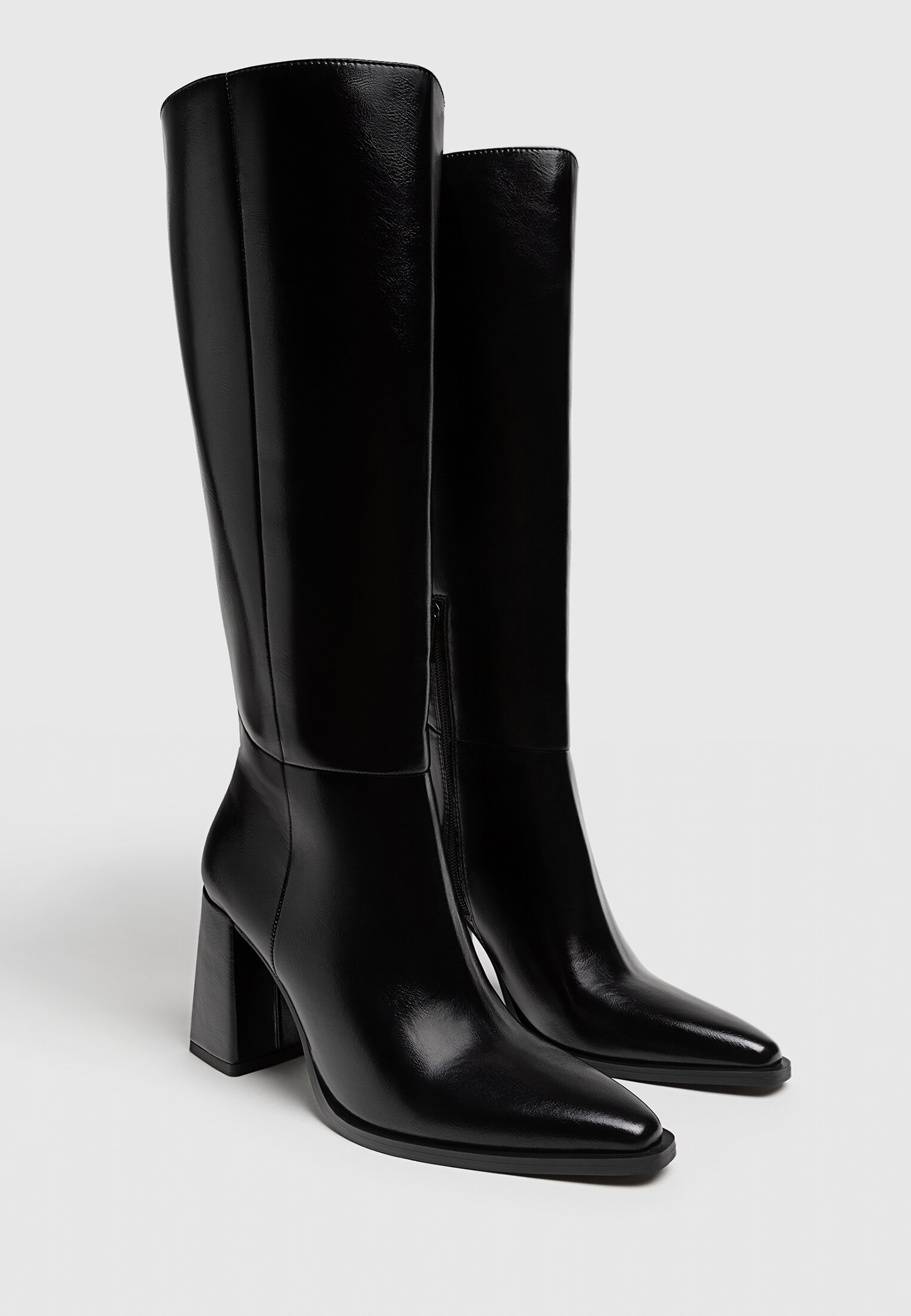 Botas altas stradivarius 2025