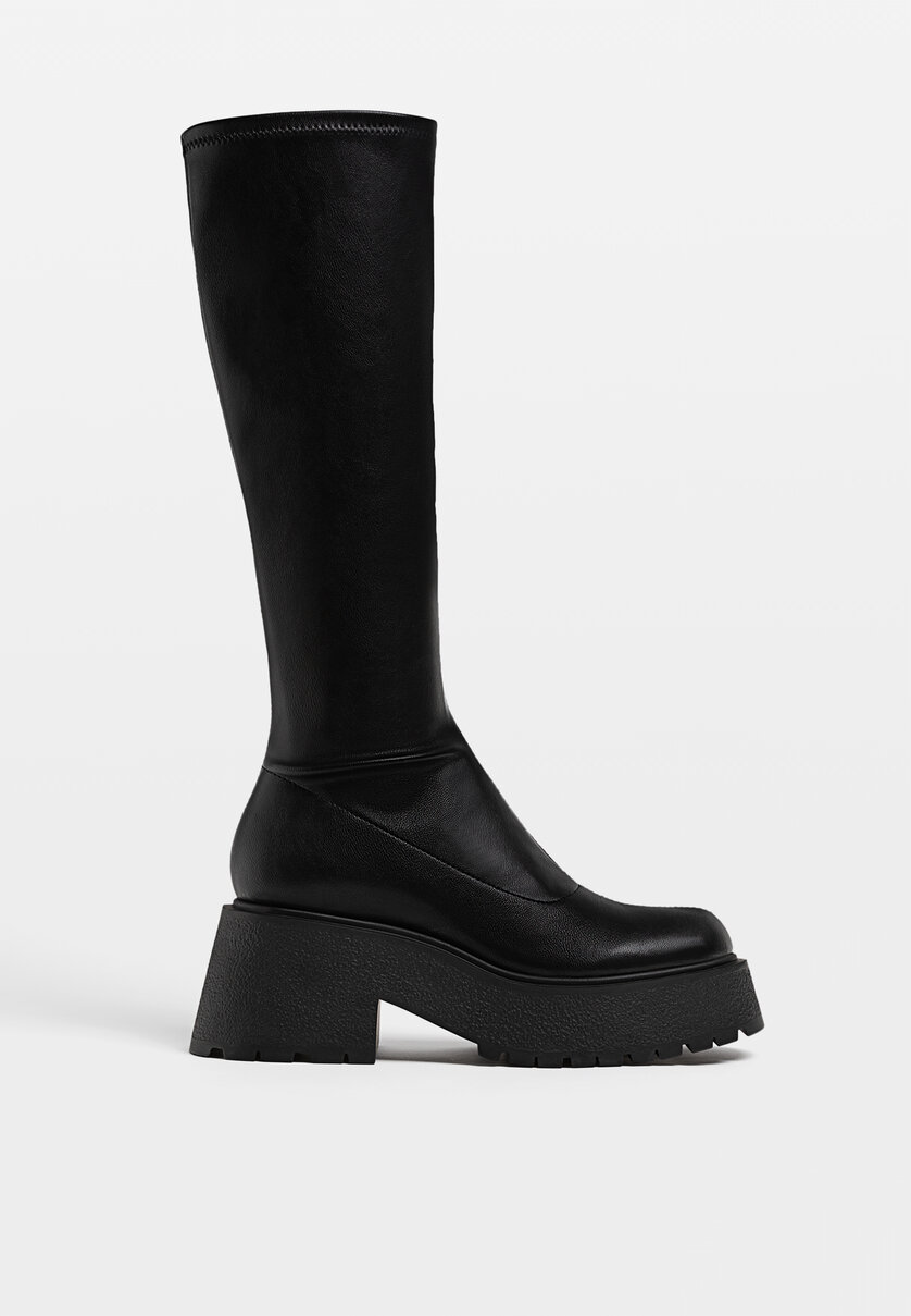 Botas stradivarius negras discount