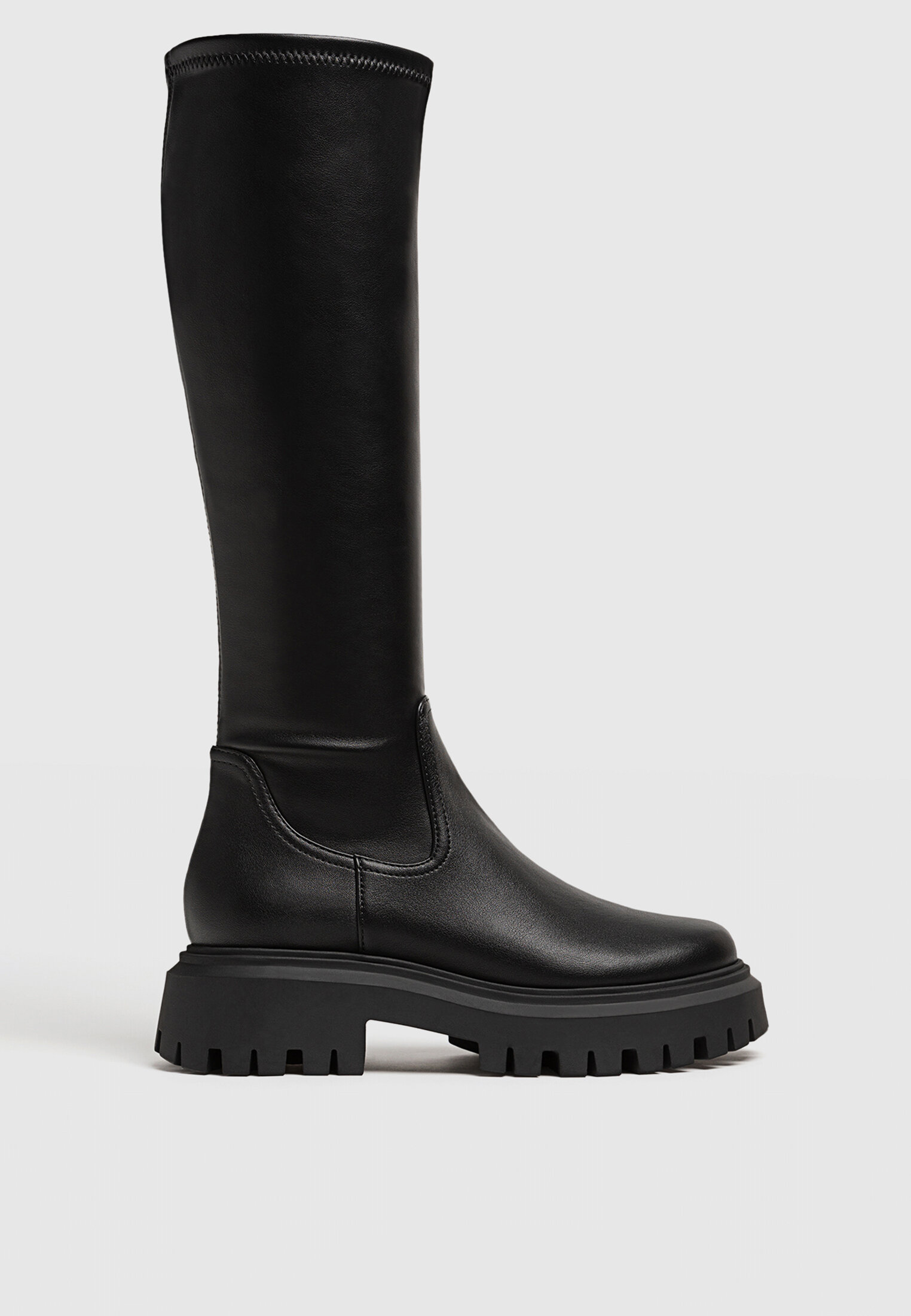Wide clearance flat boots