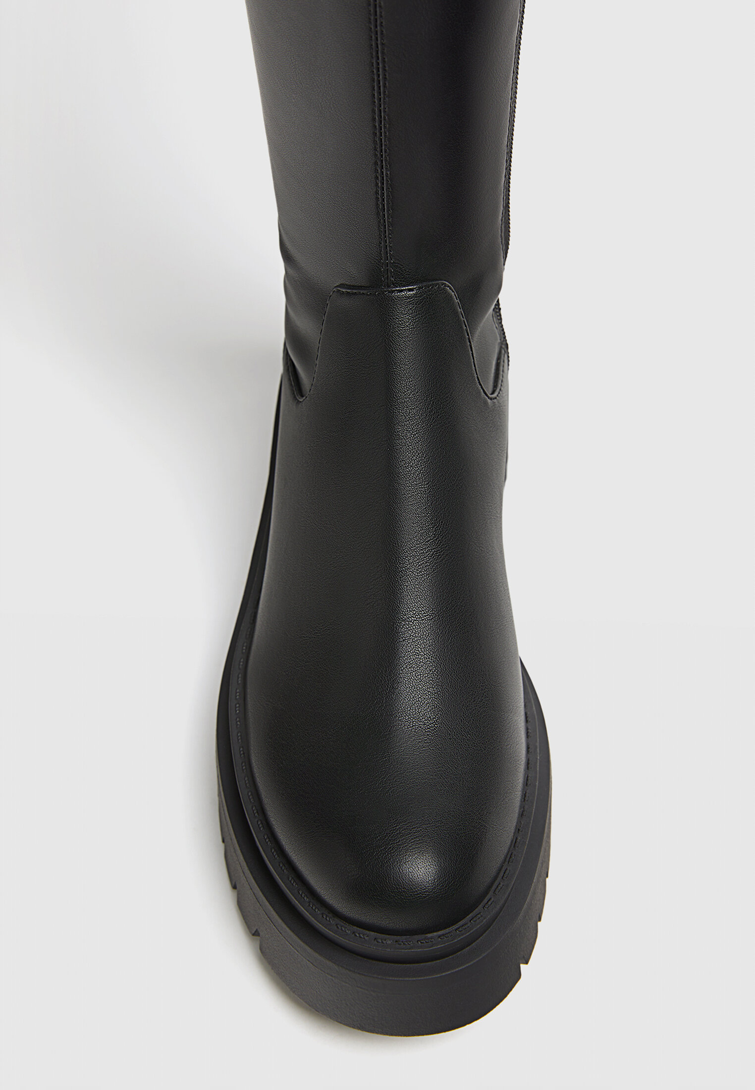 Botas negras stradivarius new arrivals