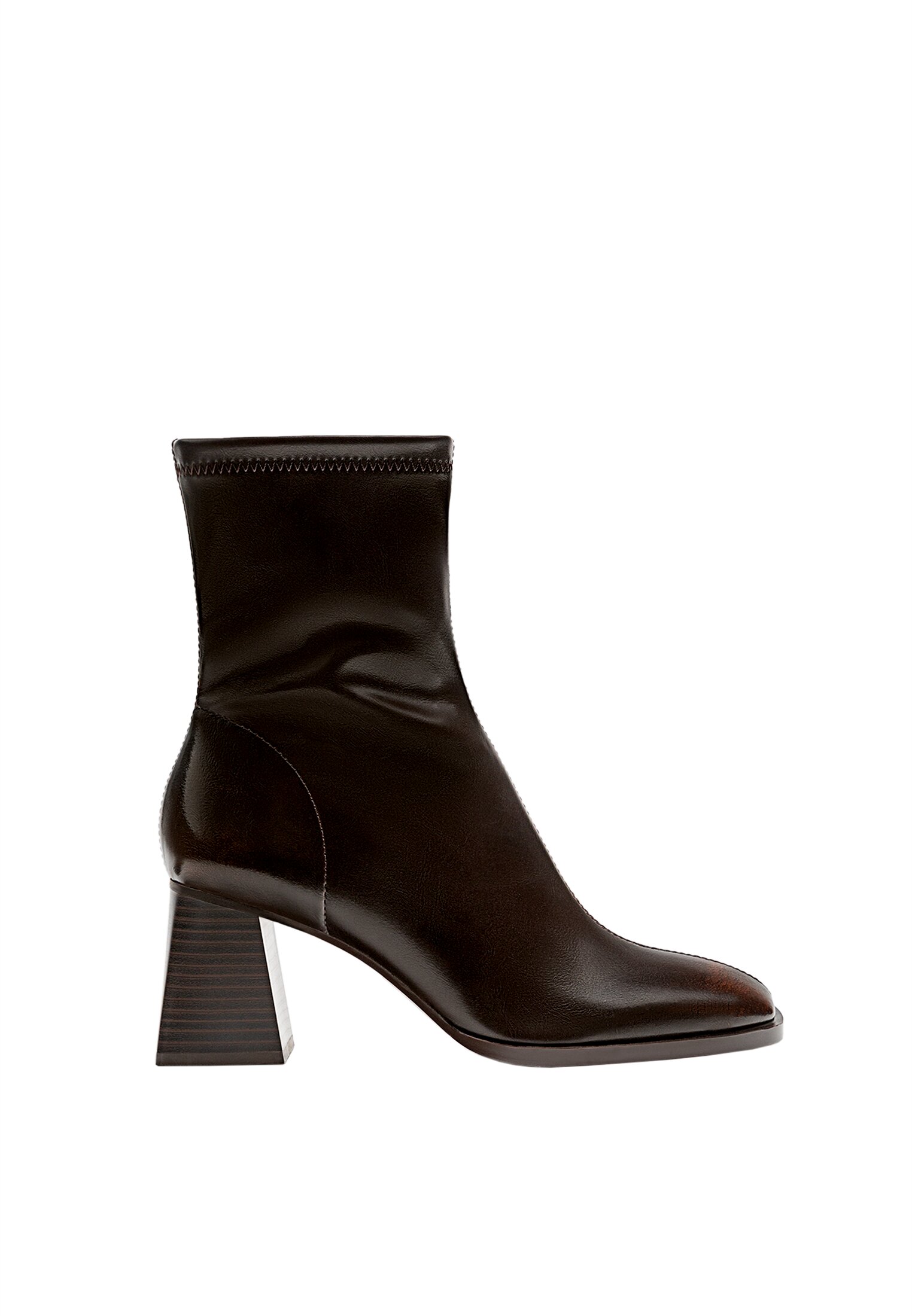 Mid heel store boots