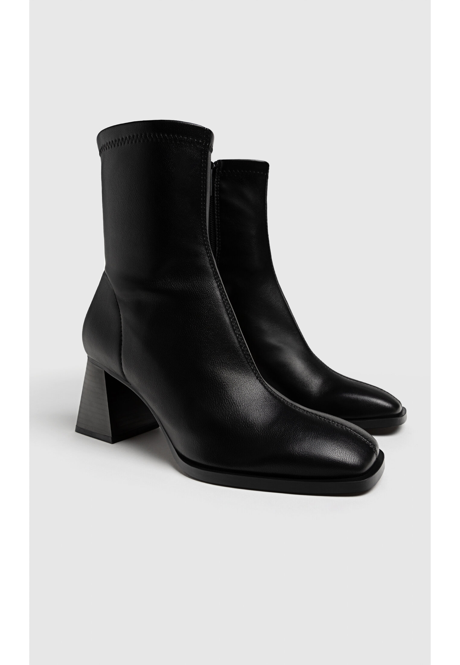 Bottine stradivarius sales