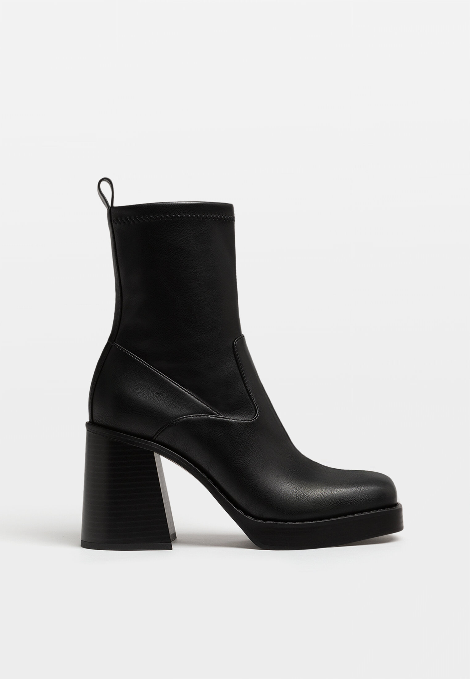 Botines planos doble cordon stradivarius deals