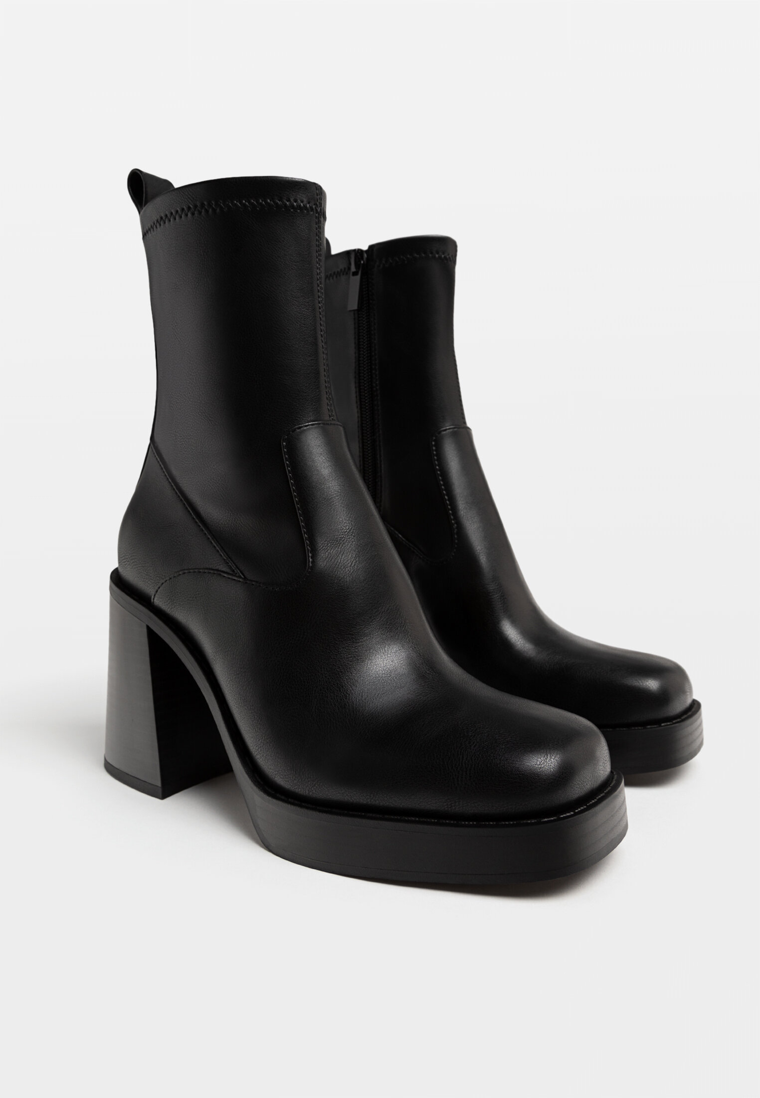 Stradivarius black ankle boots top
