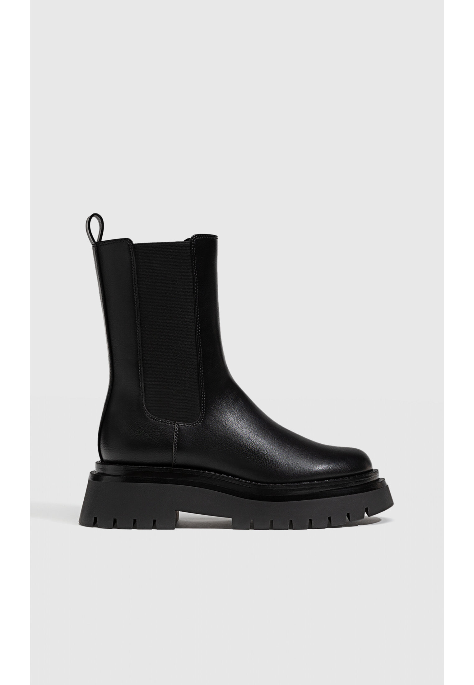Flat outlet chelsea boot