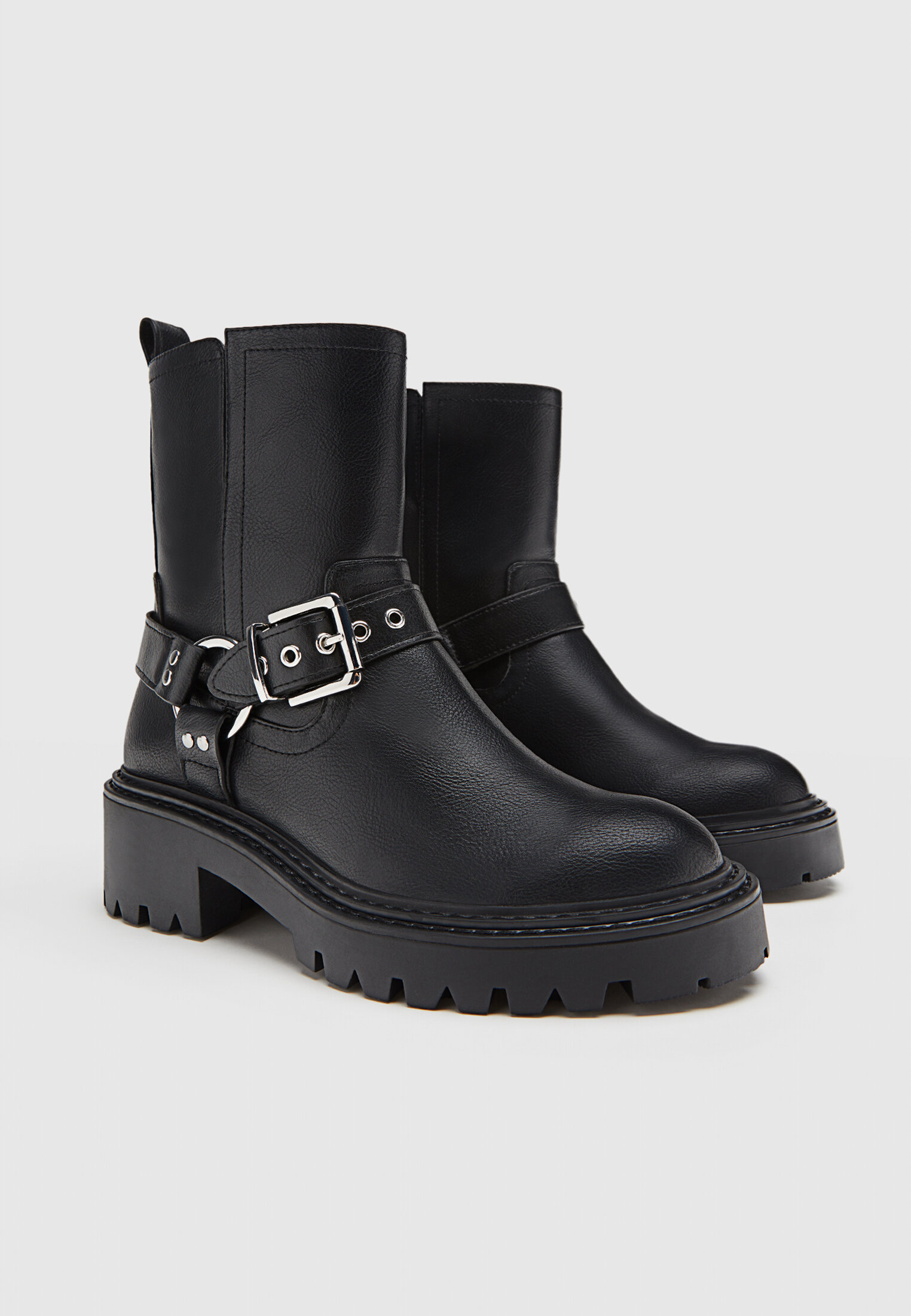 Botas best sale hebillas stradivarius