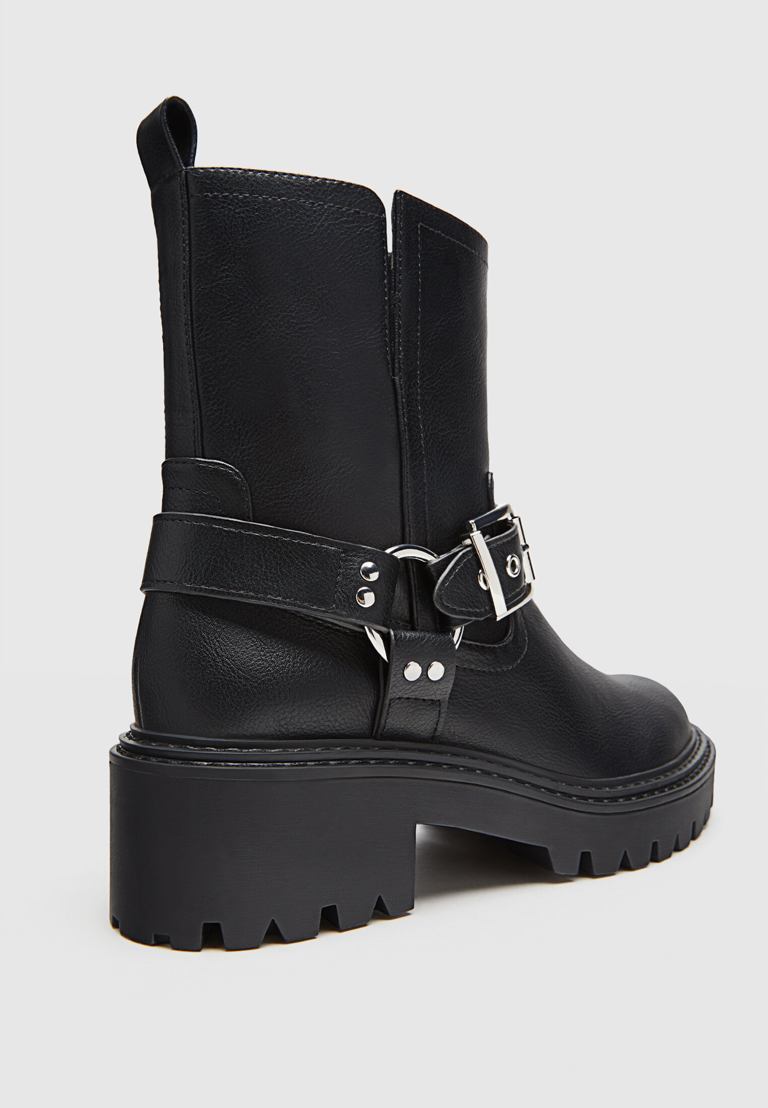 Moto boots with shop studs