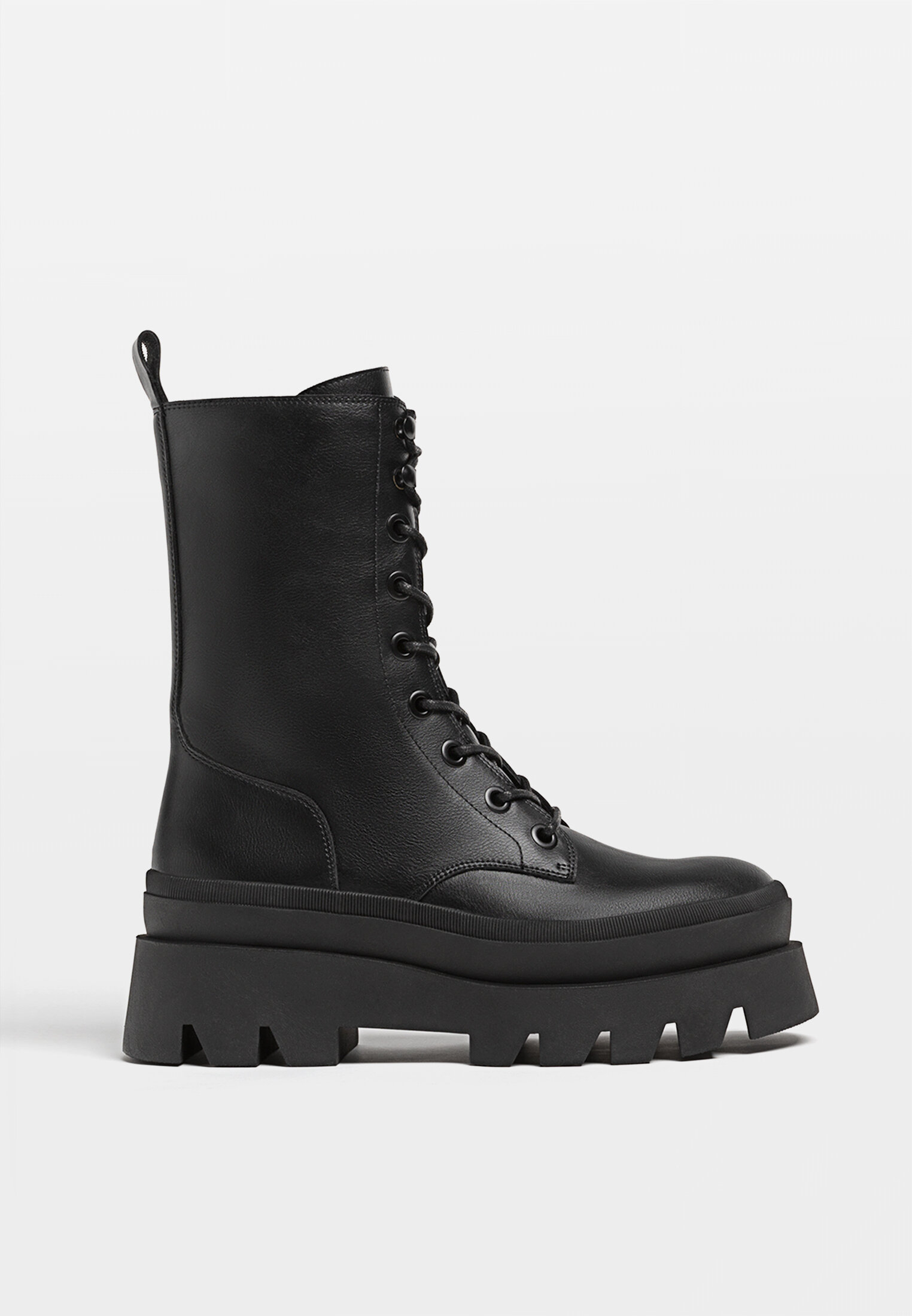 Flat sole combat discount boots