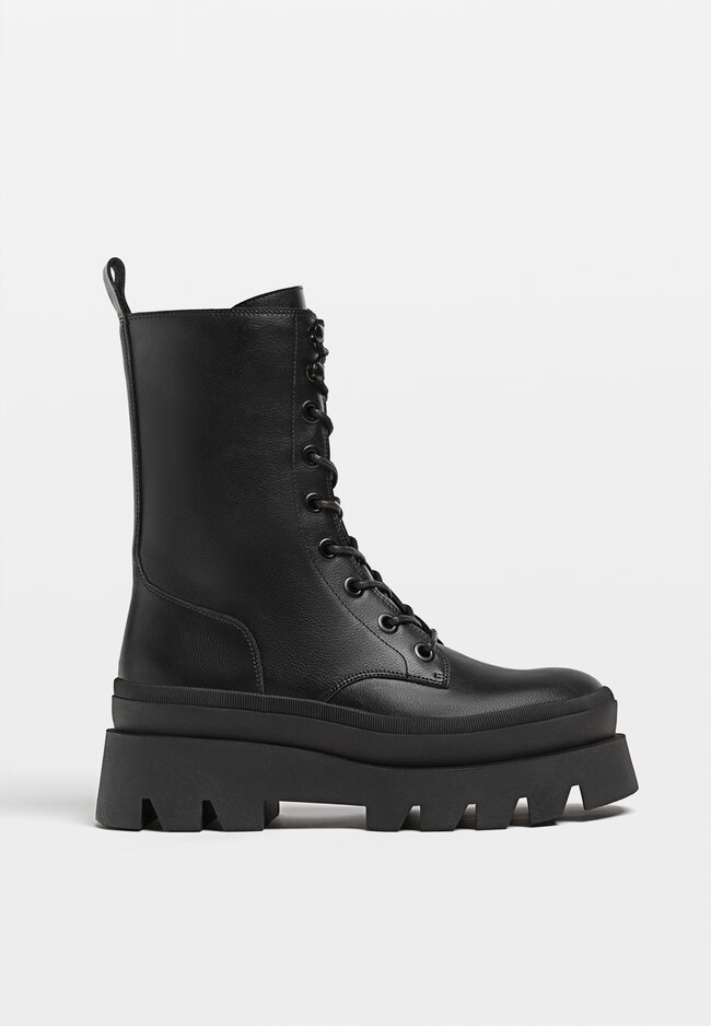 

Stradivarius Flache Schnürstiefeletten SCHWARZ 35