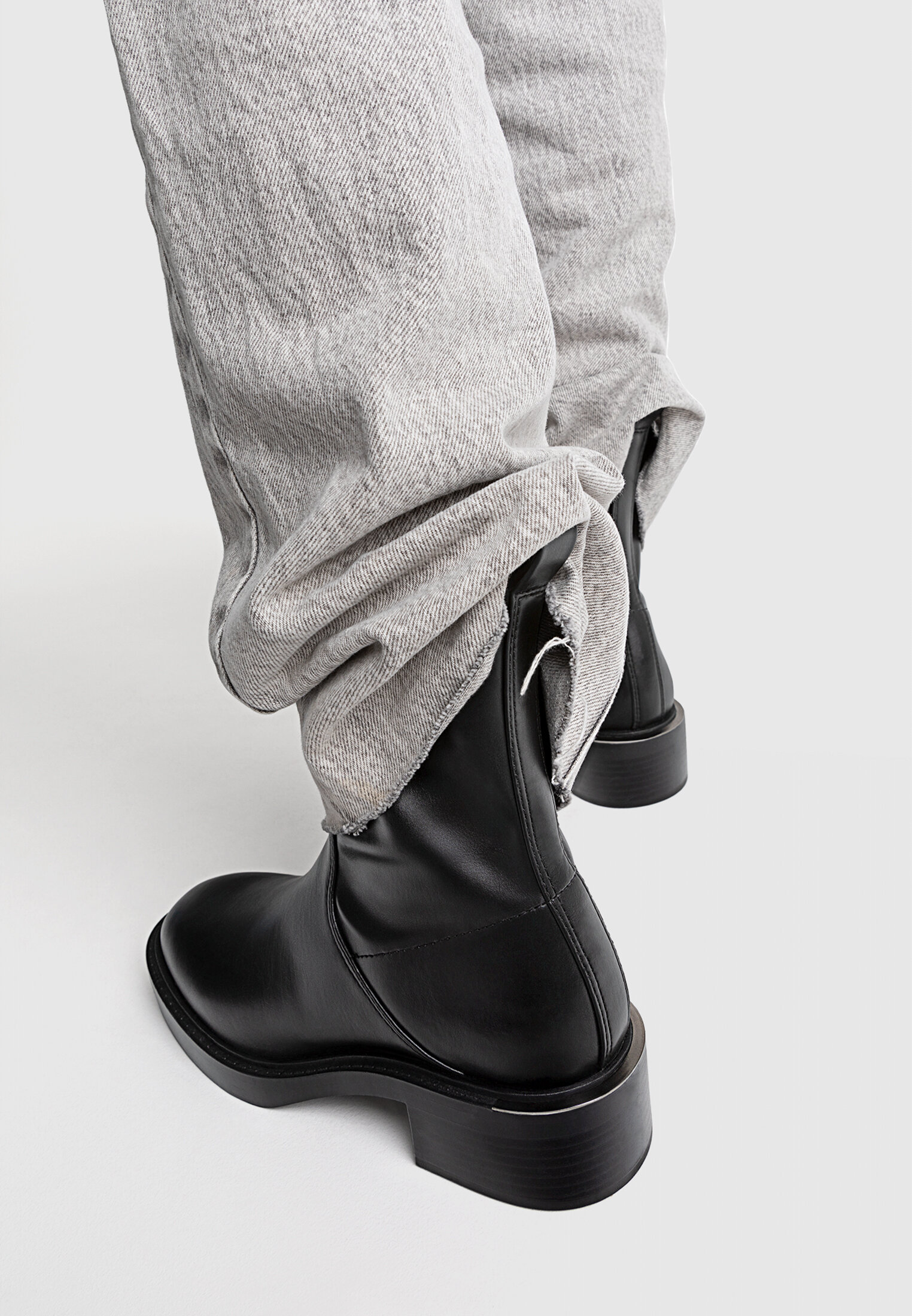 Stradivarius discount chelsea boots