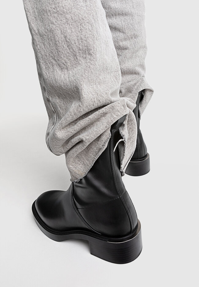 Flat ankle cheap boots canada