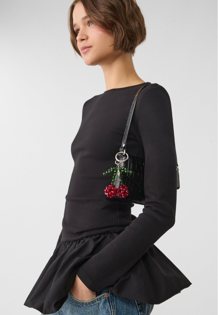 llavero charm cherry