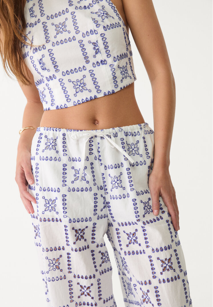 pantalon bordado azul