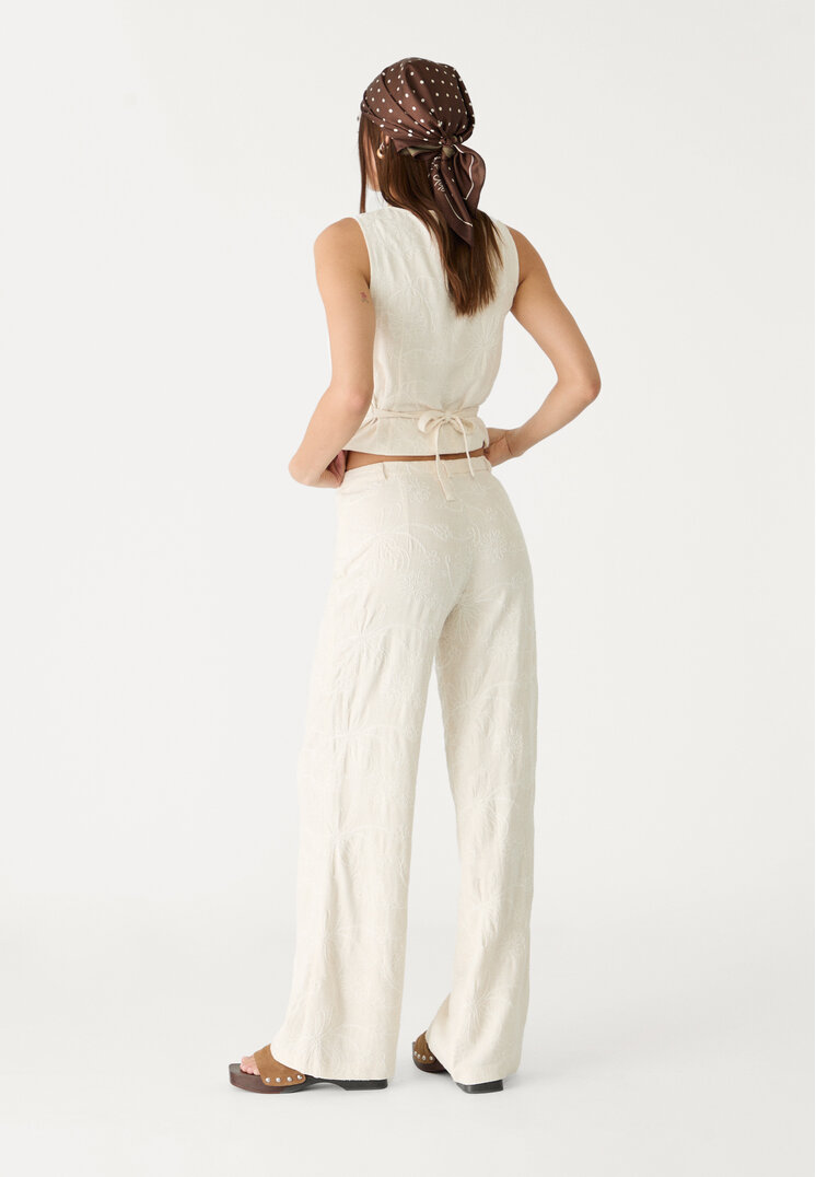 pantalon straight bordados con lino