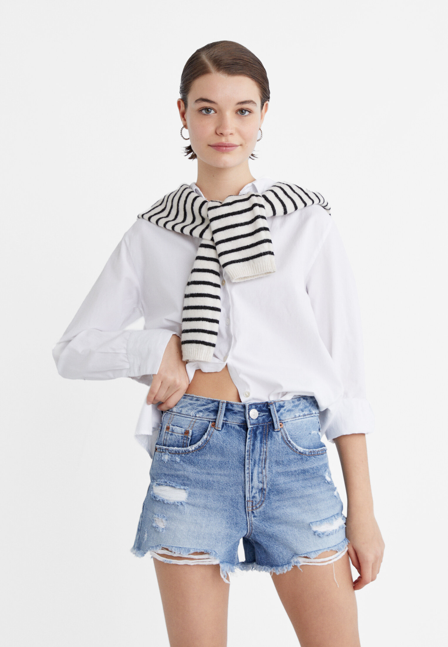 D75 Shorts in denim strappati