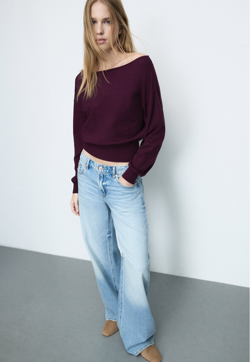 D91 Low-Rise Wide-Leg Jeans