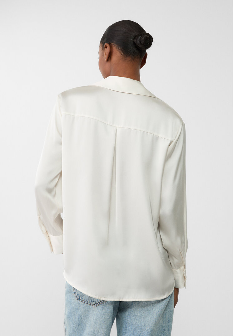 camisa saten cuello solapa