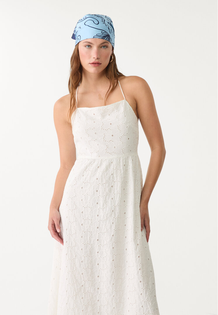 vestido midi bordado
