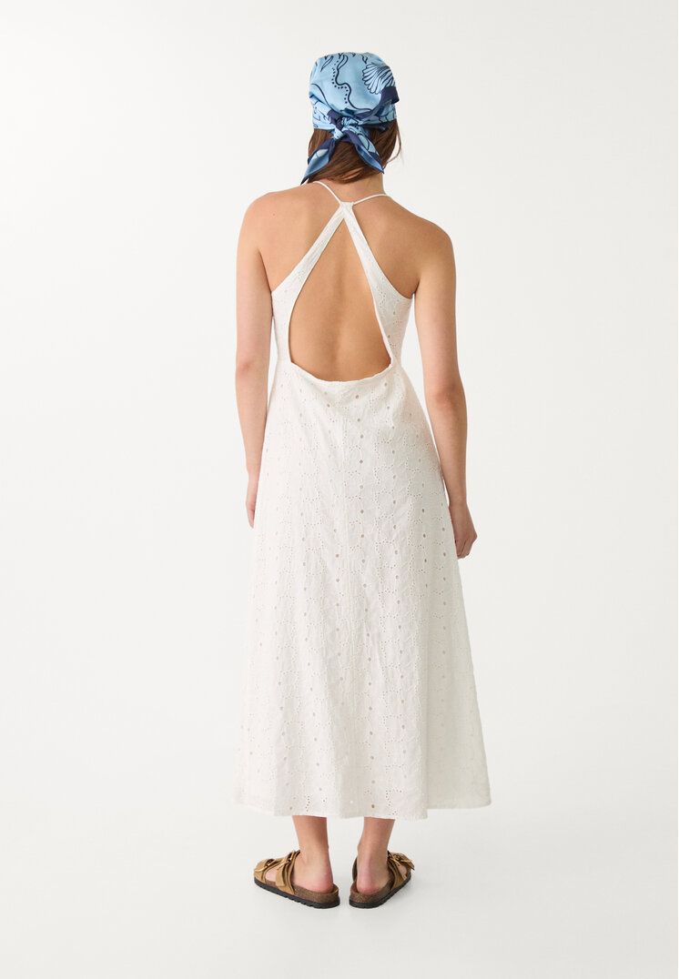 vestido midi bordado