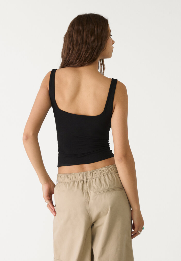 camiseta tirantes escote cuadrado