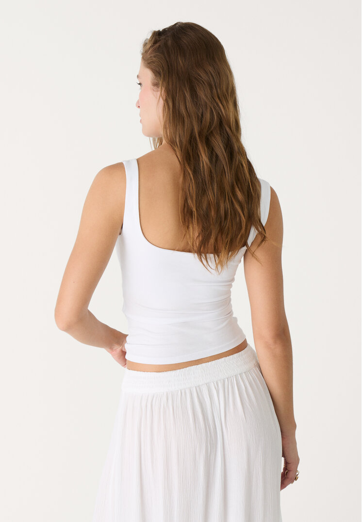 camiseta tirantes escote cuadrado