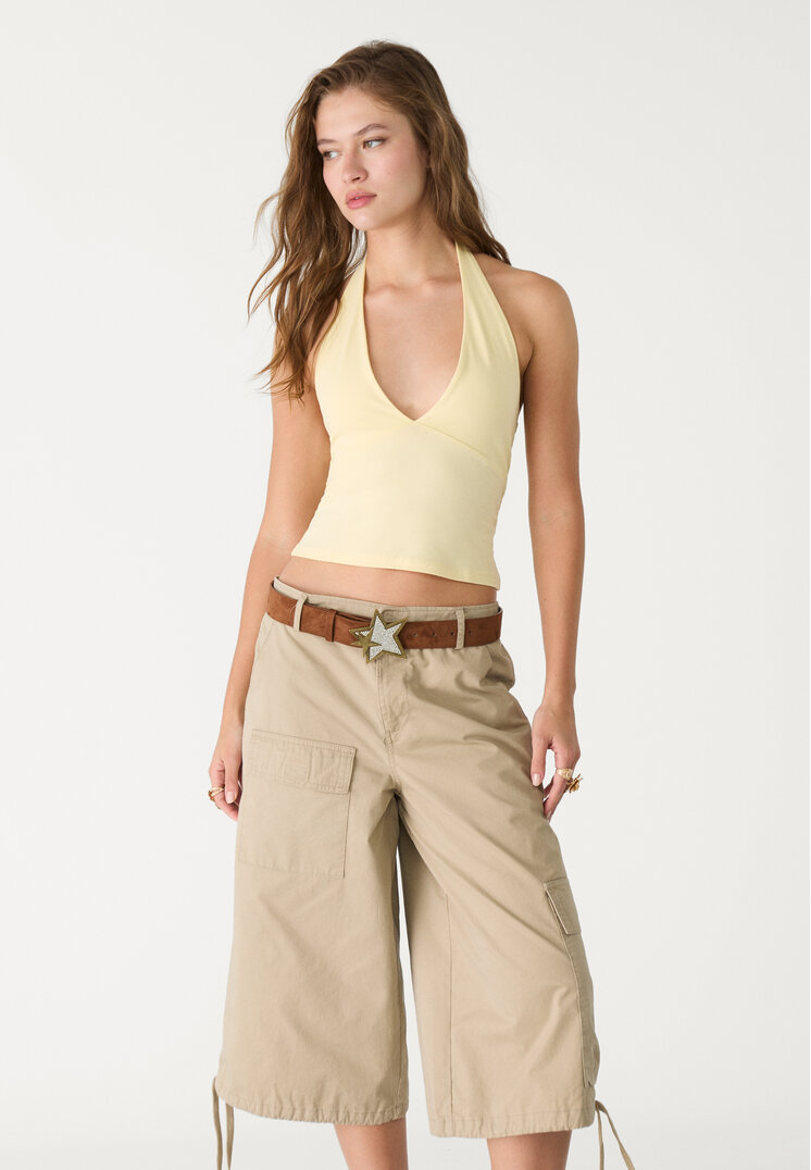 top halter escote pico