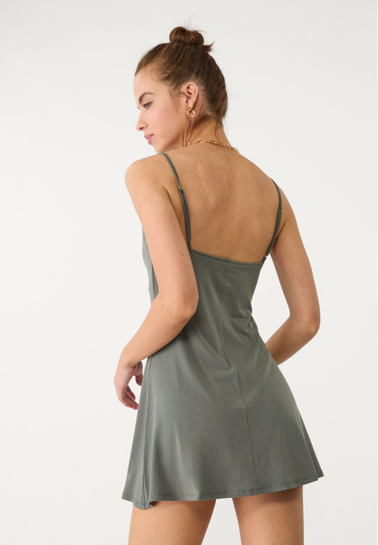 vestido corto escote fluido