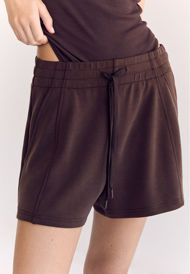 short costuras tacto suave