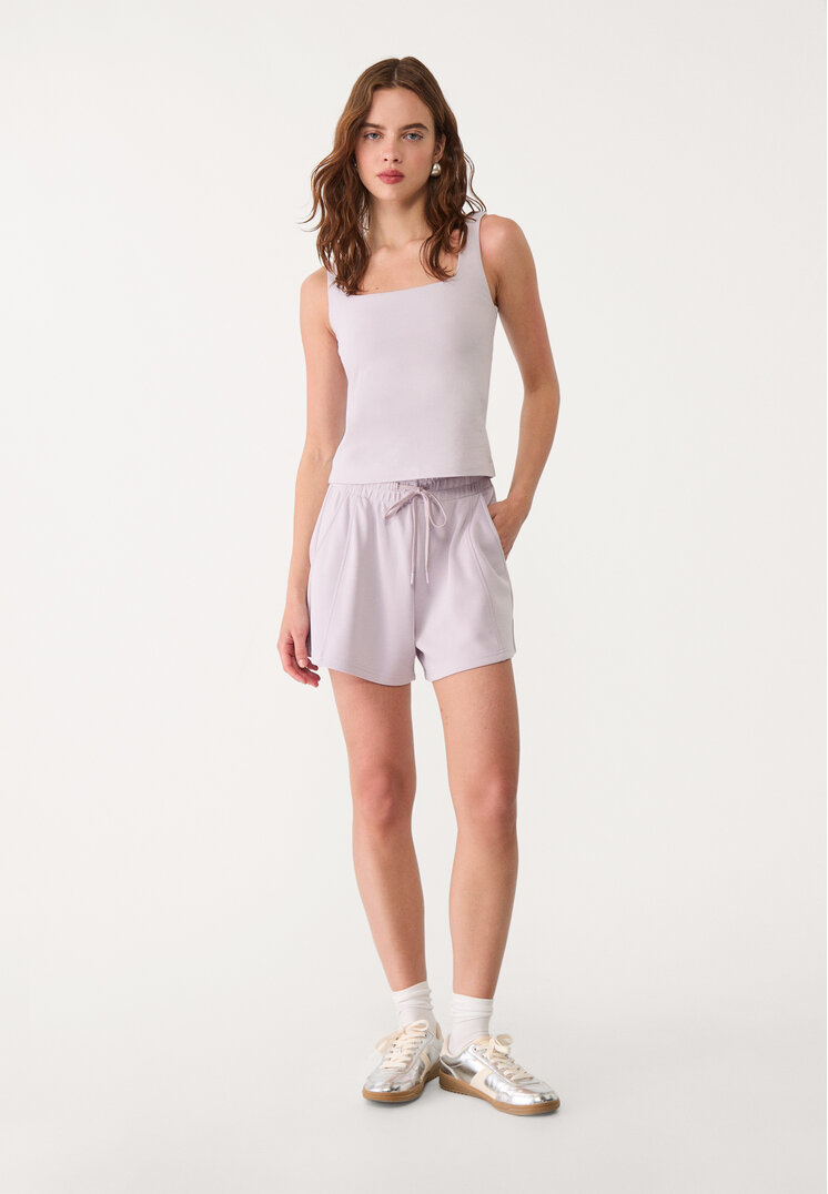short costuras tacto suave
