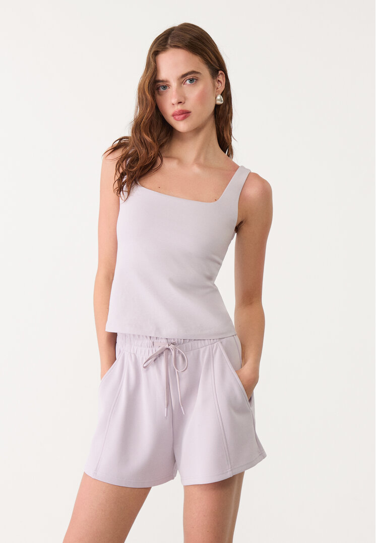 short costuras tacto suave