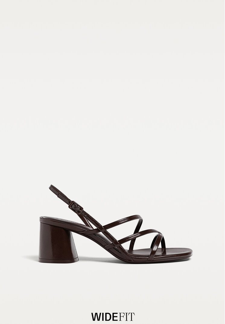 Stradivarius Wide Fit. Sandále Na Hrubom Podpätku Hnedá 38