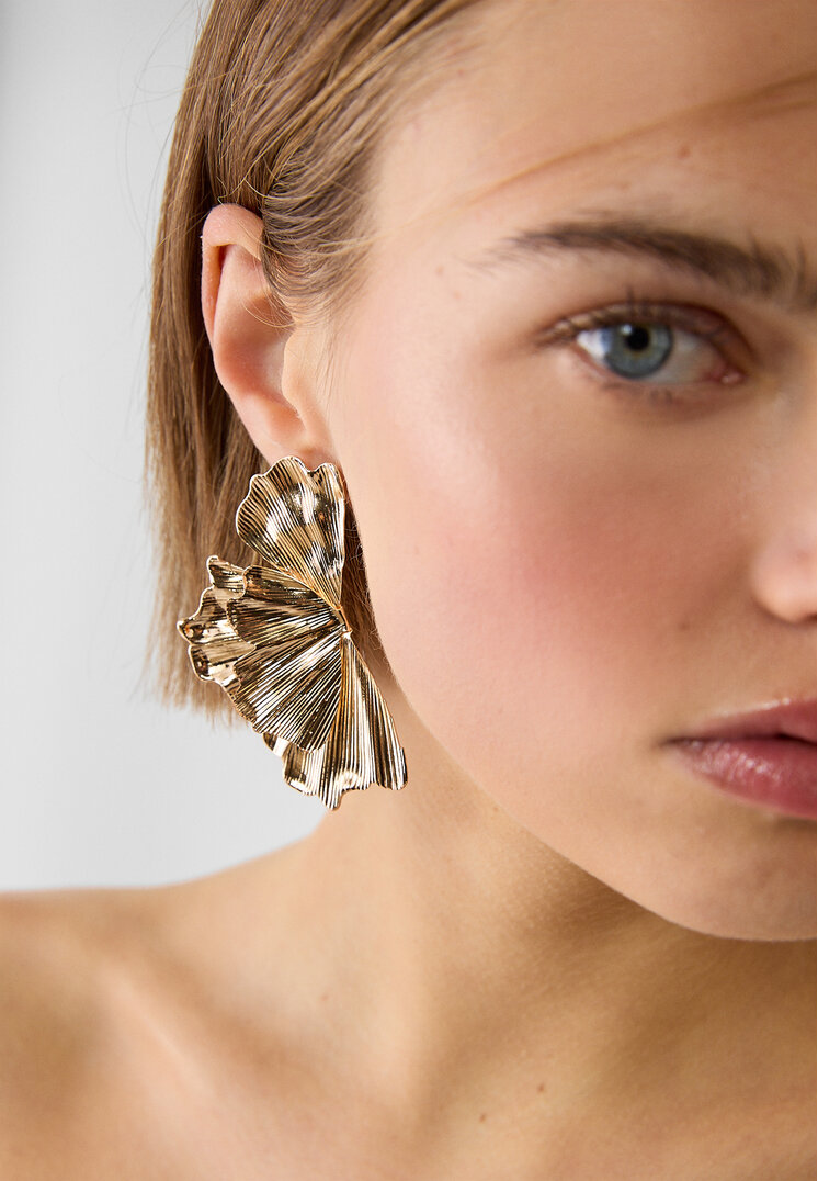 pendiente flor textura maxi