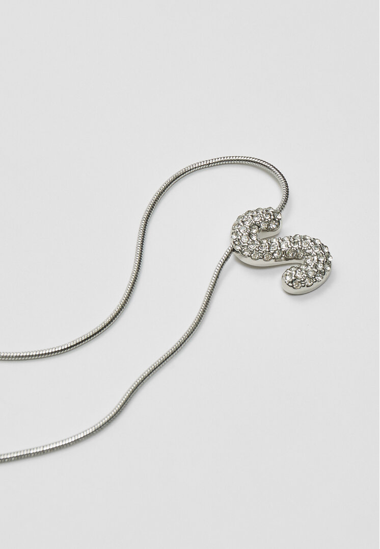 collar inicial brillos