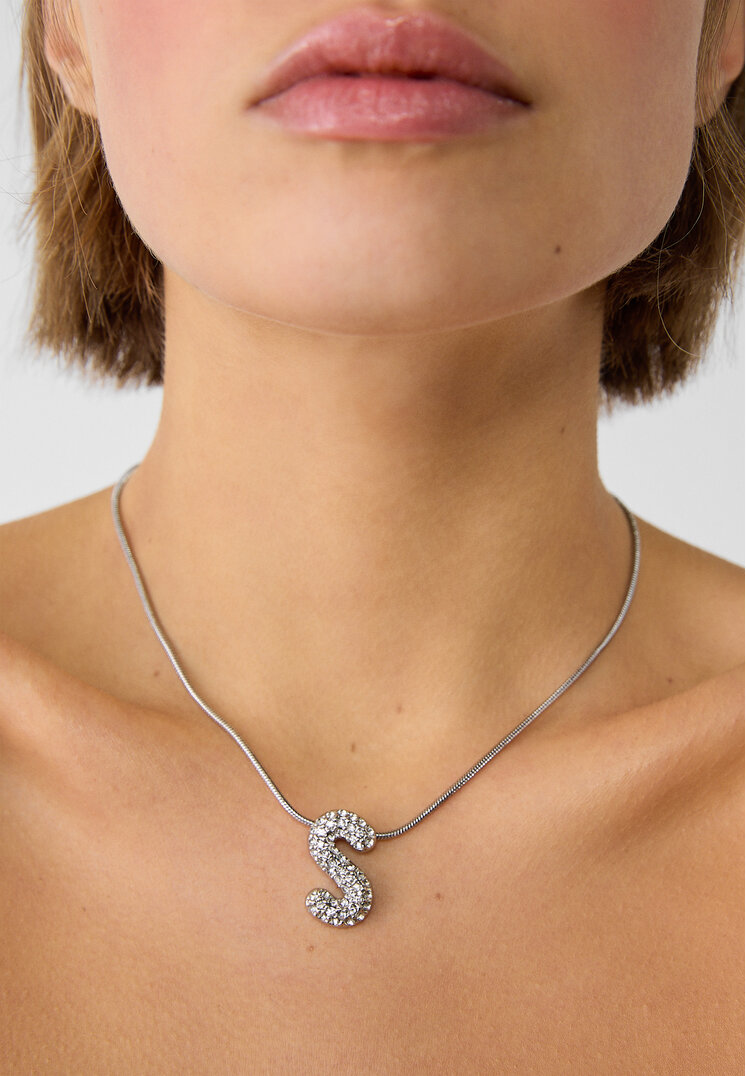collar inicial brillos