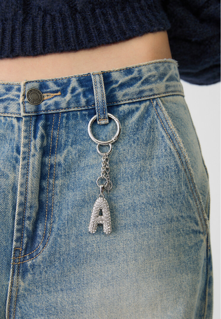 llavero charm inicial brillos