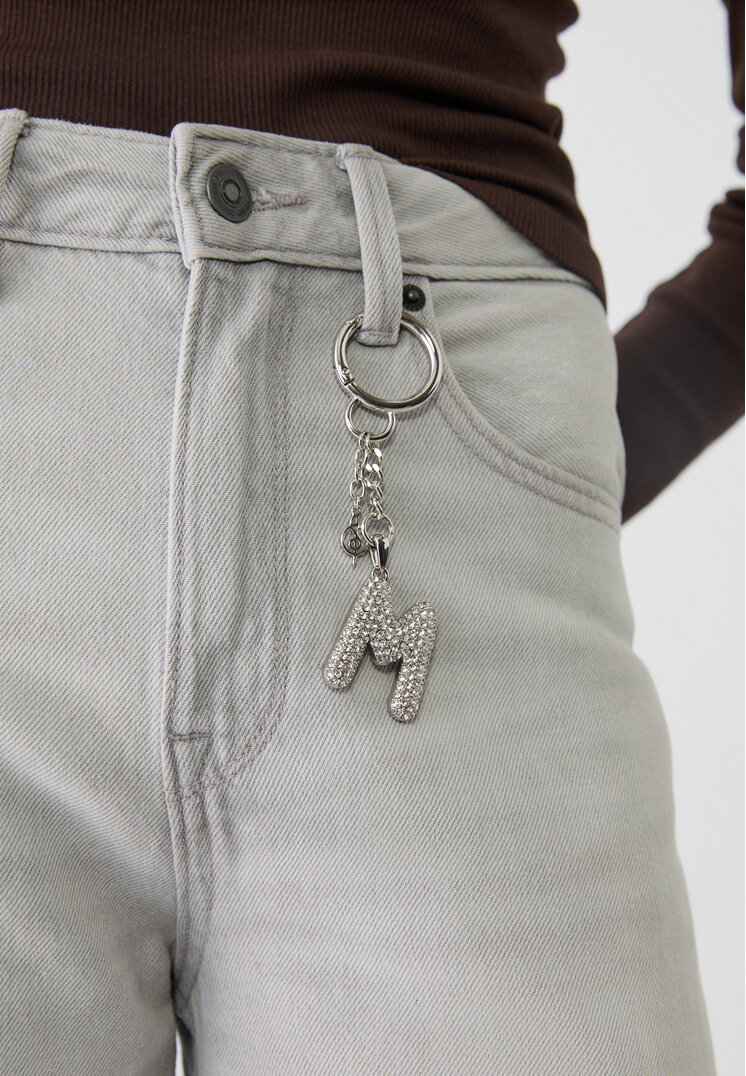 llavero charm inicial brillos