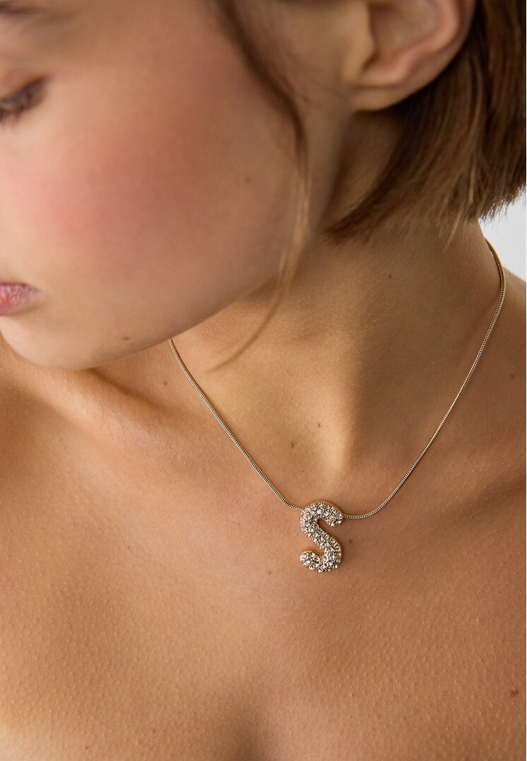 collar inicial brillos