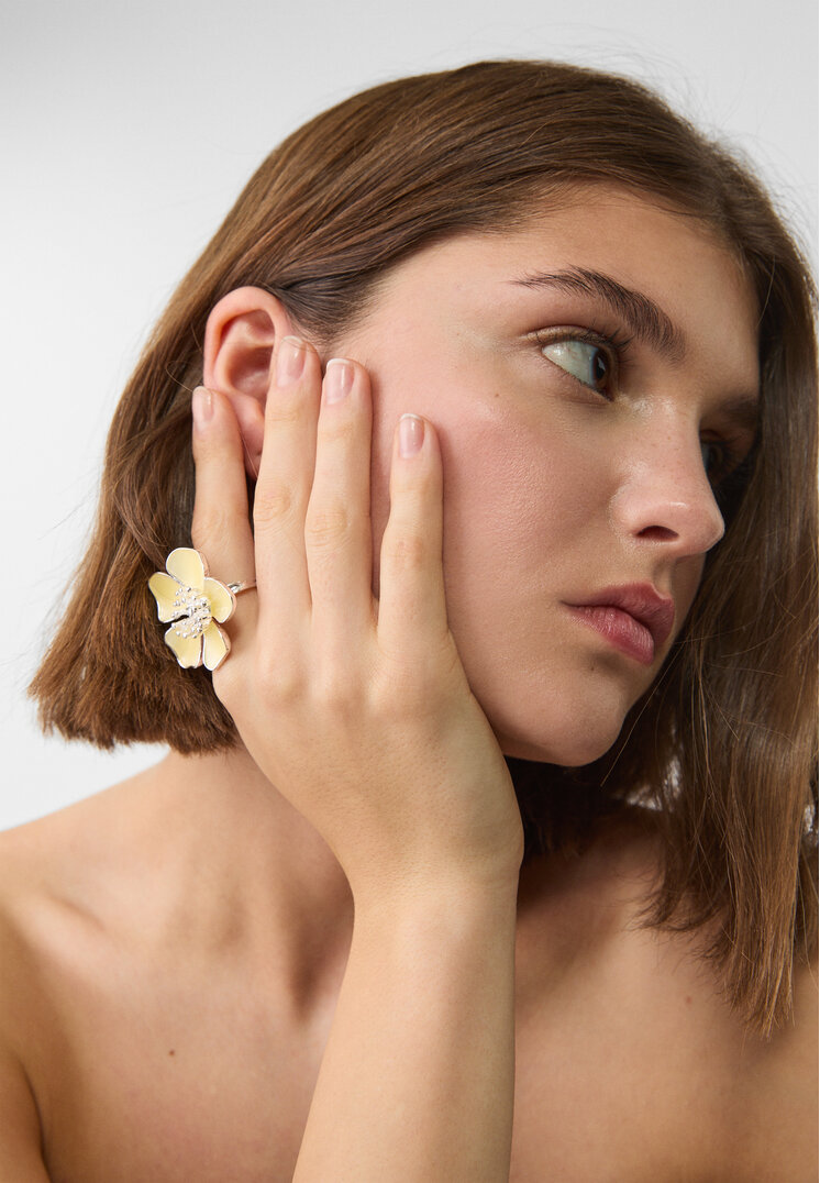 anillo flor esmalte