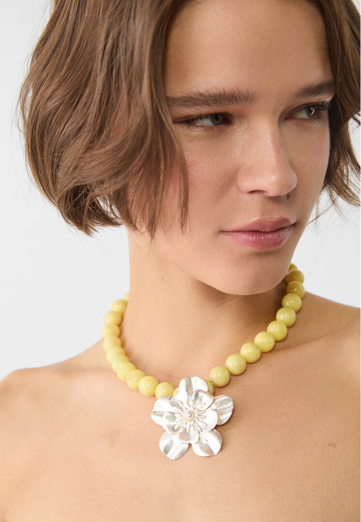 collar bolas flor metalica