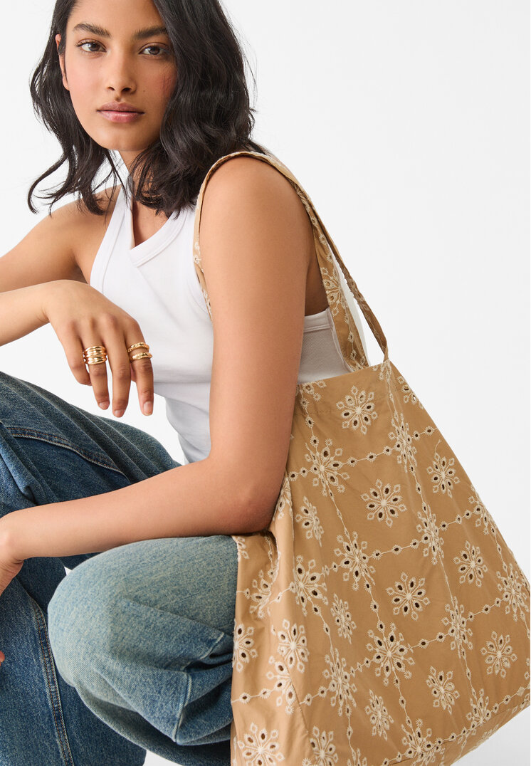 bolso tejido bordado