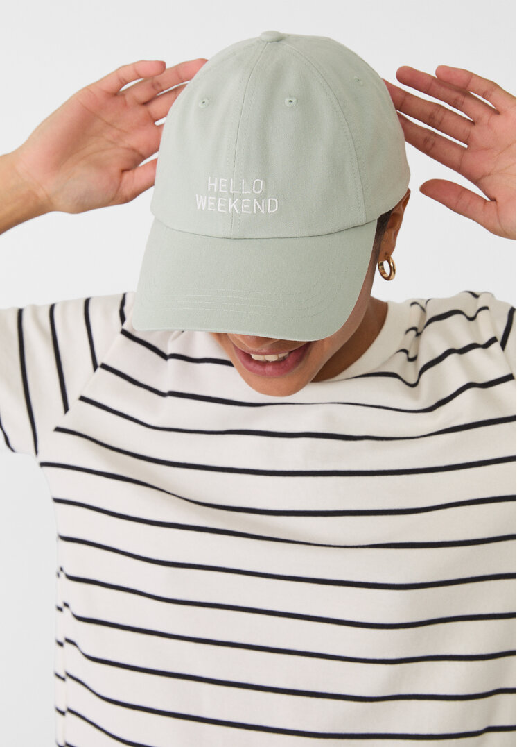 gorra texto hello weekend