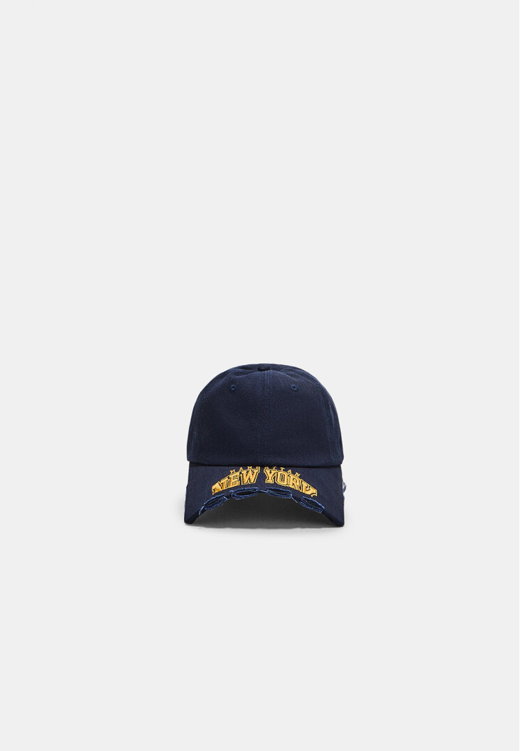 gorra detalle bordado