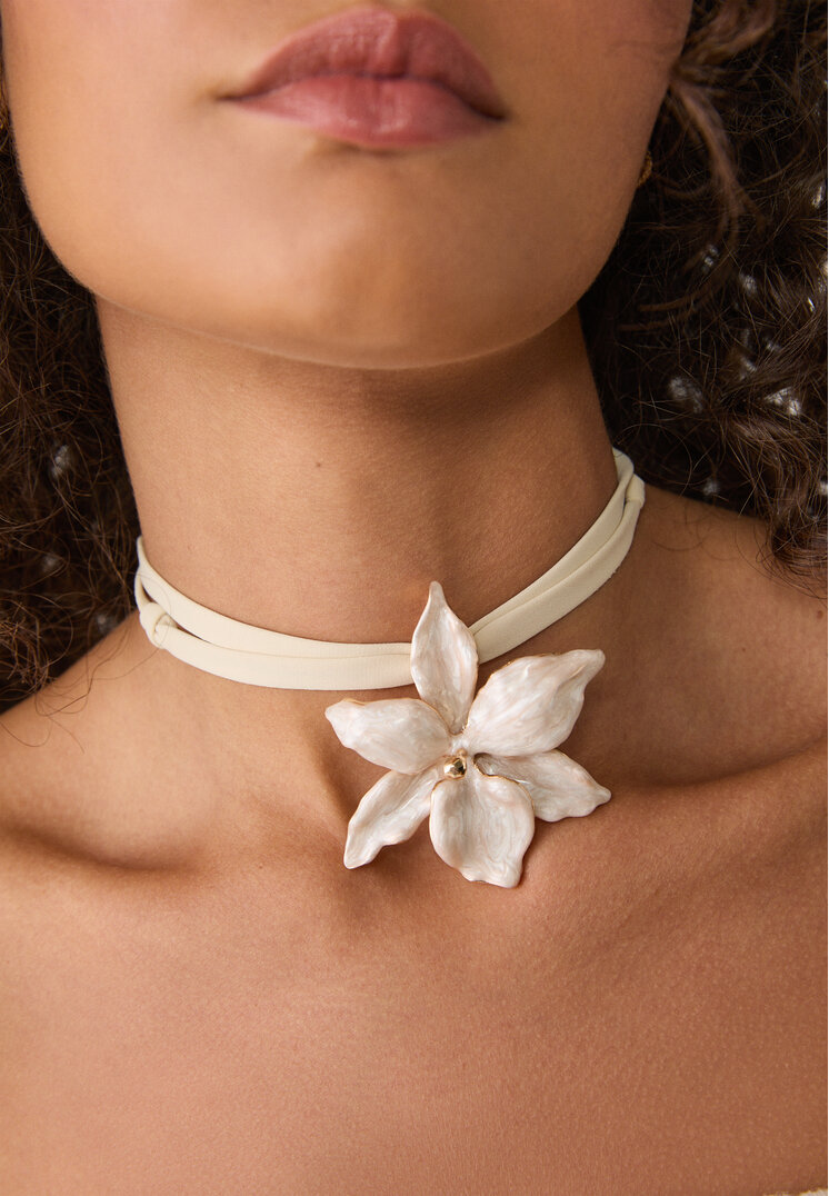 collar combinado flor enamel